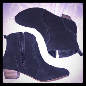 Black Steve Madden girls ankle boots